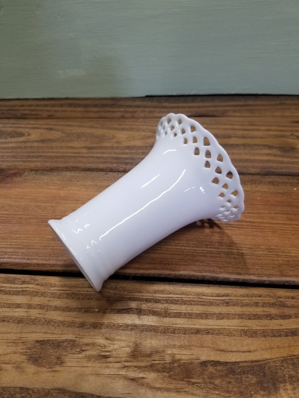 Mikasa Accents Bridal Lace White Glass Flower Vase